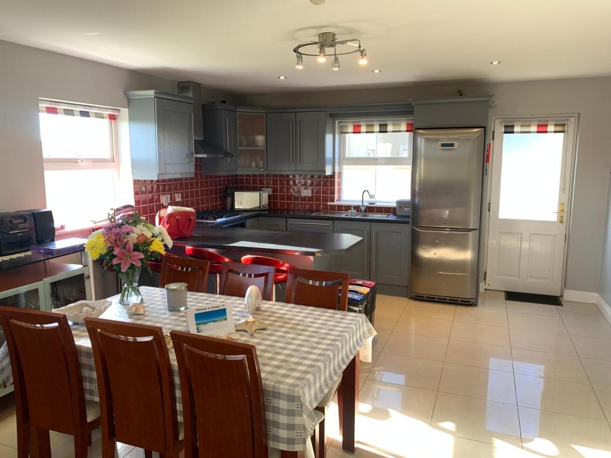Seascape On The Edge Of Town: 4 Beds All Ensuite. Belmullet Eksteriør bilde