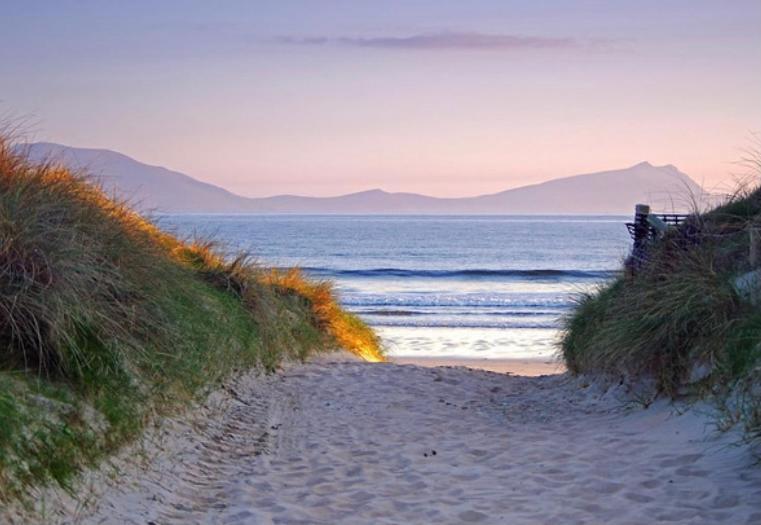Seascape On The Edge Of Town: 4 Beds All Ensuite. Belmullet Eksteriør bilde