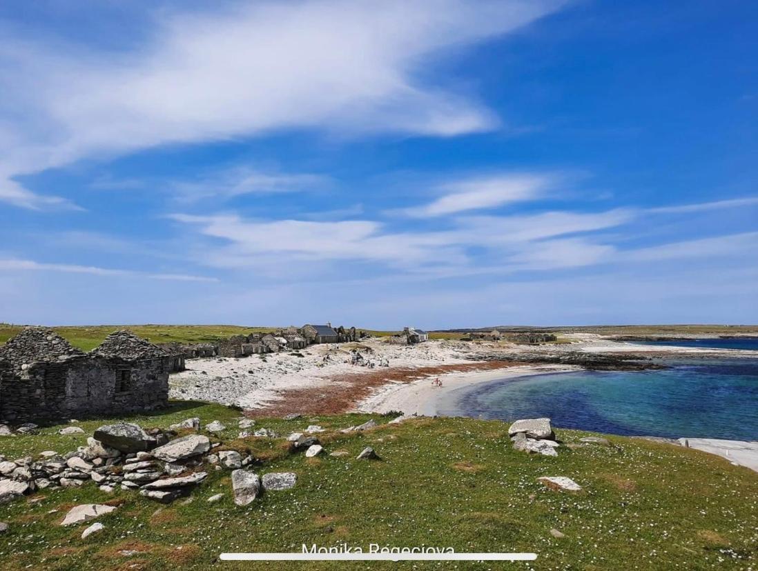 Seascape On The Edge Of Town: 4 Beds All Ensuite. Belmullet Eksteriør bilde
